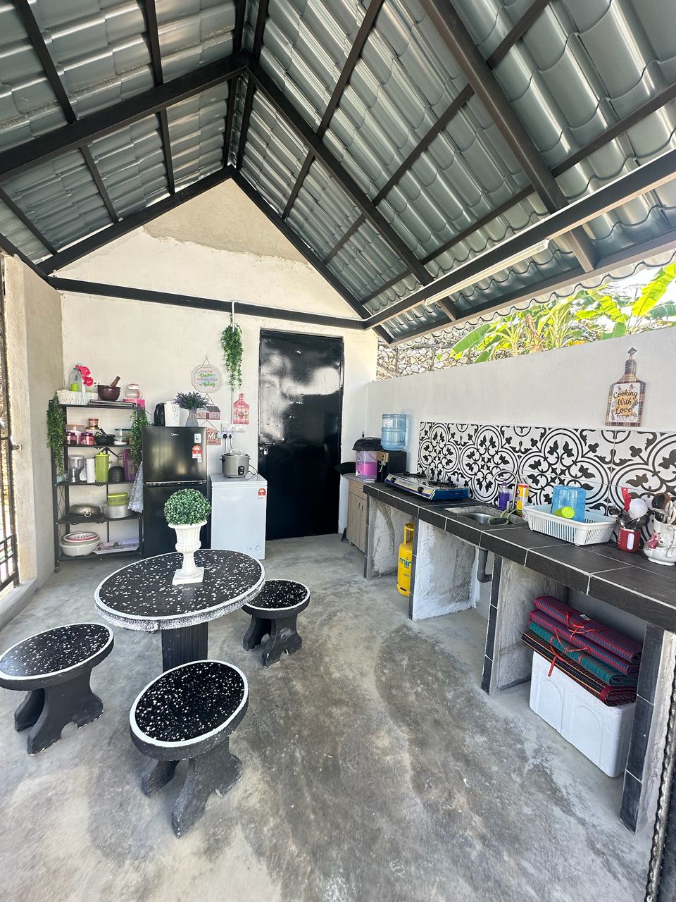 Outdoor Kitchen